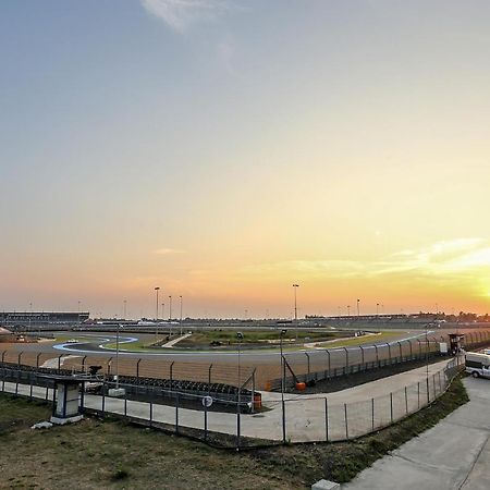 Bric Box Hotel Buriram Kültér fotó