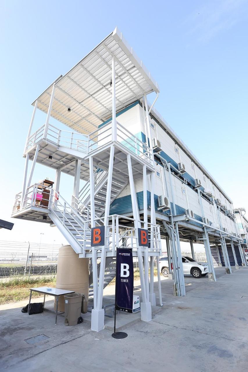 Bric Box Hotel Buriram Kültér fotó