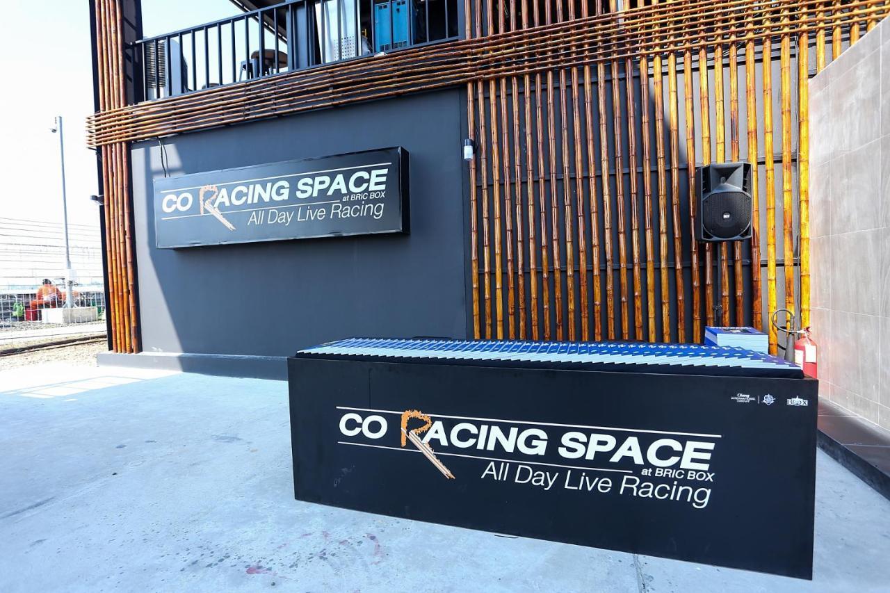 Bric Box Hotel Buriram Kültér fotó